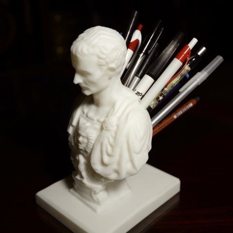 Julius Caesar Pencil Holder - Angled.io